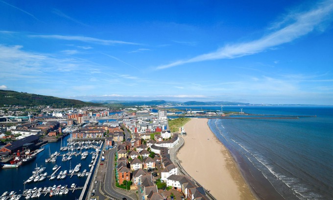 Castle Apartment | Meridian Quay Apartments