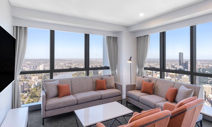 Brisbane Central Business District Apartment | Meriton Suites Adelaide Street, Brisbane