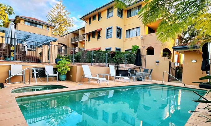 Mermaid Beach Resort | Mermaid Beach Park View