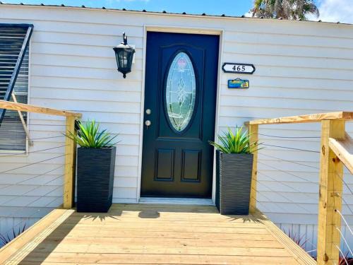 Merritt Island House | Merrit island waterfront house lots of parking