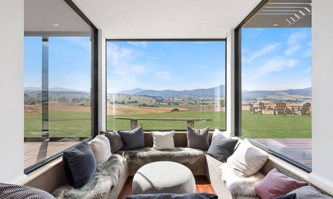 Merrijig House | Merrivale Hill, Merrijig - Sleeps 10