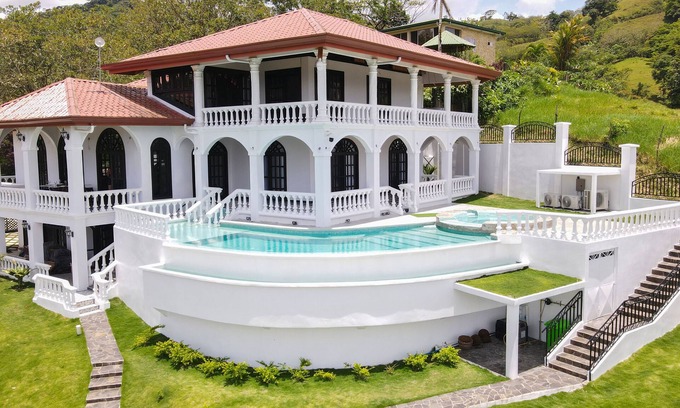 El Castillo Villa | Mesmerizing Volcano Villa Infinity Pool + Hot Tub