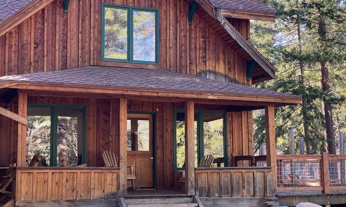 Methow Valley House | Methow Dog Cabin-Dog Friendly home between Winthrop&Mazama!