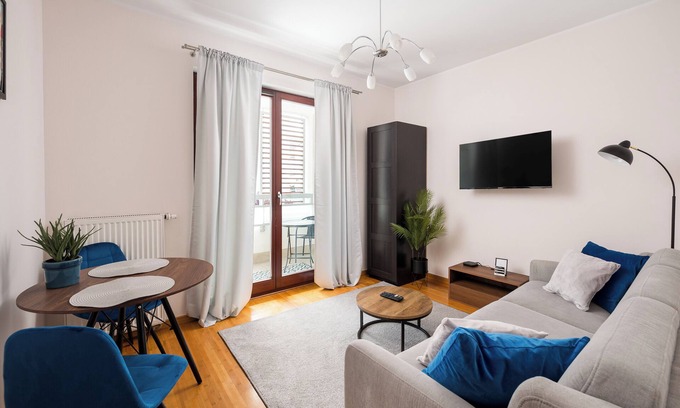 Bielany Apartment | Metro Młociny Superior Apartment