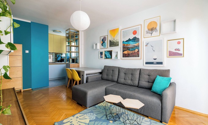 Bielany Apartment | Metro Słodowiec Charming Apartment