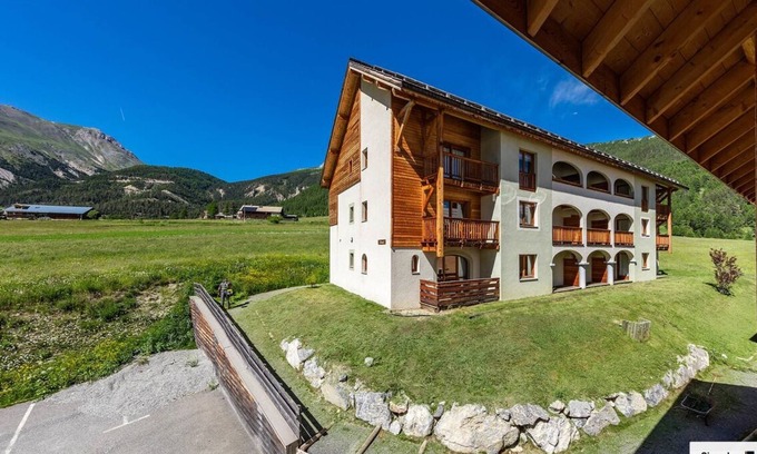 Arvieux Apartment | Meublé de tourisme * - Pied des pistes - 6 pers - Swimming pool - Internet Fibre THD