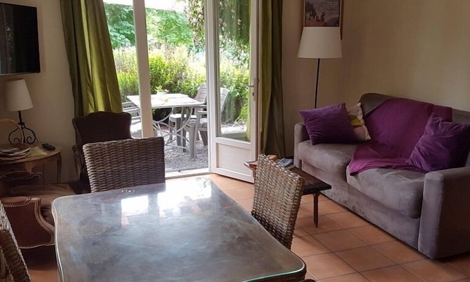 Gap Apartment | Meublé N°3 -Apartment-Ensuite with Shower-Garden view