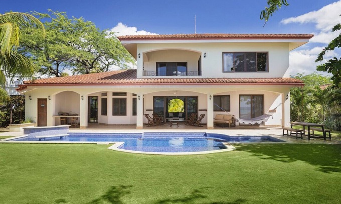 Playa Colorado House | Mi Casa Soñada (Spacious Beachfront House)