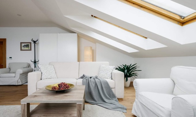 Stare Mesto Apartment | MIA Cozy Apartment with Prague Castle View, Parking & A/C