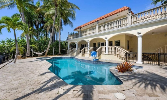 The Roads House | Miami Beach Waterfront Mansion, Pool, Ping Pong, Grill, Guest House, Gated
