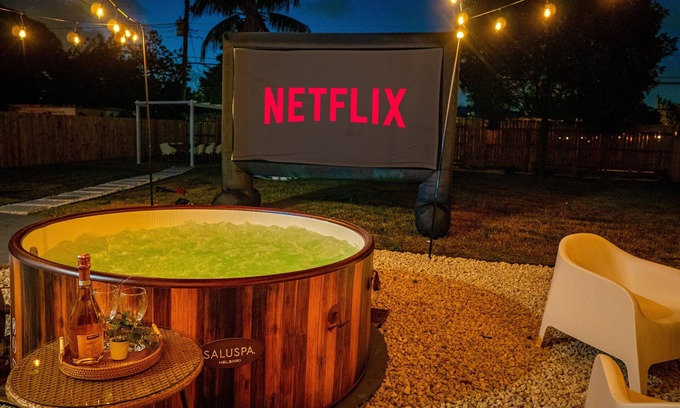 Golden Glades House | Miami Chic! Backyard Oasis, Outdoor Movie, Jacuzzi