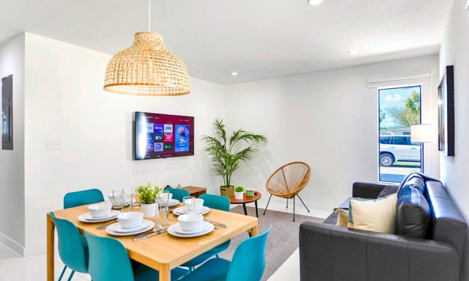 Gladeview Apartment | Miami Duplex w/Free Parking – 10 Min to Wynwood