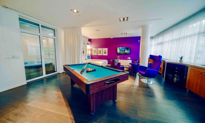 Prague 5 Apartment | Miami Lovely romantic Garden apartment with whirlpool