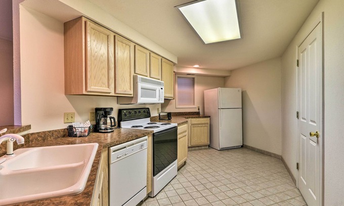 Pigeon Condo | Michigan Condo: Heated Indoor Community Pool!