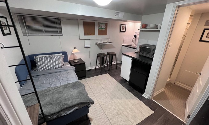 Upper Beaches Apartment | Micro Nook Private Studio Apartment