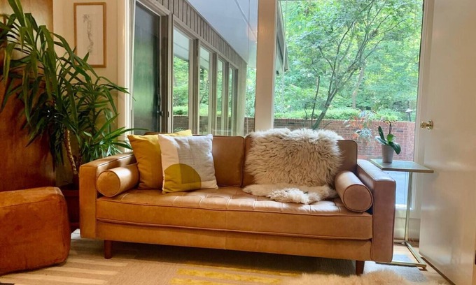Chapel Hill House | Mid-Century Gem Creekside King Beds Near UNC
