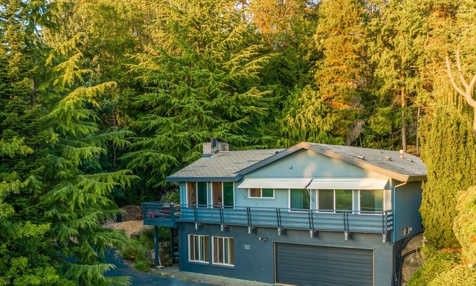 Burien House | Mid-Century Gem Near Hiking, Beach, Airport, City