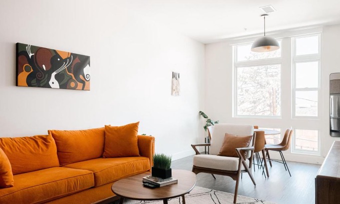 Highland House | Mid Century Loft - Great View - Espadin LoHi