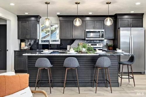 Veterans Park Villa | Mid Century Modern Boise-River Bungalow w/Hot Tub