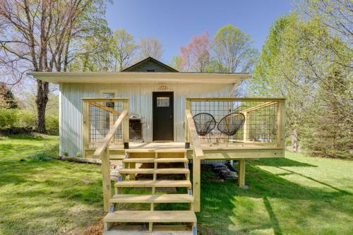 Fayetteville House | Mid-Century Modern Fayetteville Home Close to Town