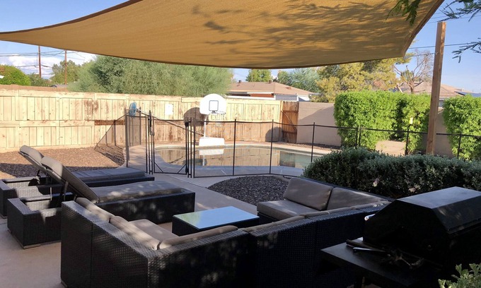 Encanto House | Mid-Century Modern Oasis . HEATED Private Pool . Misters . Ping Pong . Central