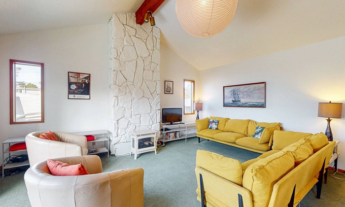 Neskowin House | Mid-century modern styled home with patio, WiFi, washer/dryer - walk to beach