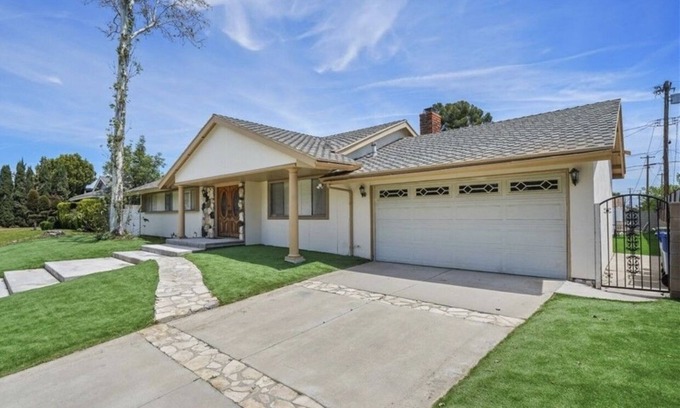 Northridge House | Mid-Century Modern Villa