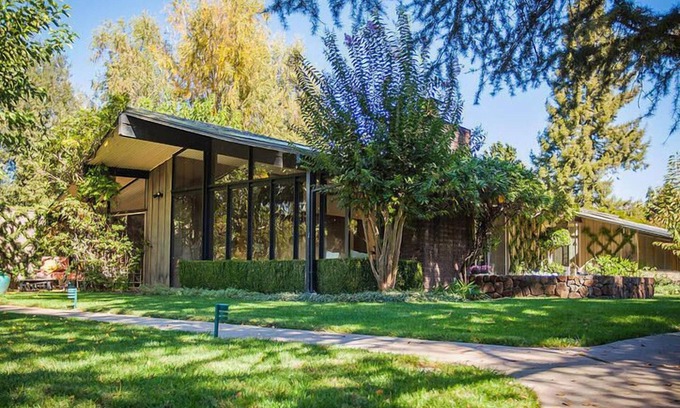 St. Helena House | Mid-Century Modern Wine Country