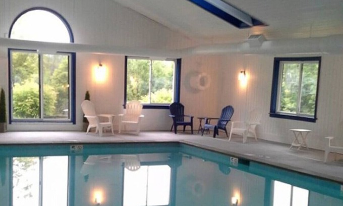 Ludlow Condo | Mid-mountain Winterplace Condo with Direct Ski Access