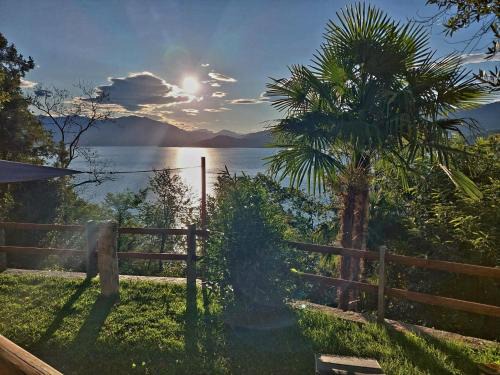 Ghiffa House | Mid of Nature ' Bella Vista Lago Maggiore charmant mit traumhaften Seeblick, Terrasse und großen Garten