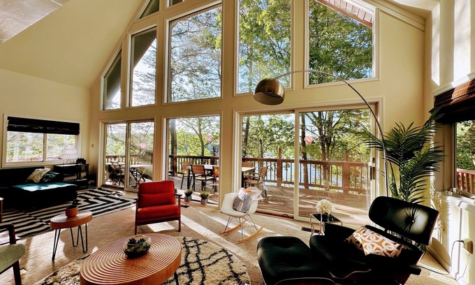 Chesapeake Ranch Estates-Drum Point House | Midcentury Modern Lake House, gorgeous views, deck, 4-bedrooms in Lusby/Solomons