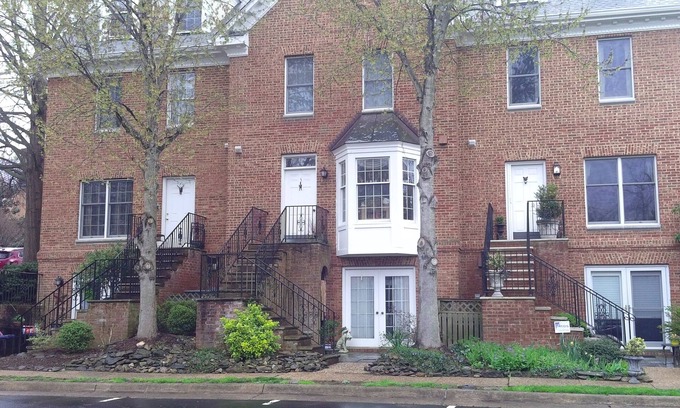 Middleburg Apartment | Middleburg Famous Horse Farm