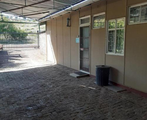 Gariepdam Apartment | Midway Accommodation
