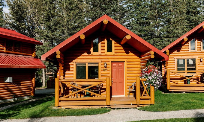 Pocahontas Cabin | Miette Mountain Cabins