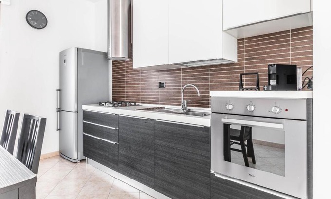 Morivione Apartment | Milan - Bocconi e Navigli - Spacious 3BR Apartment 95 m - Free Parking