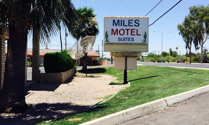 East Mesa Hotel | Miles Motel