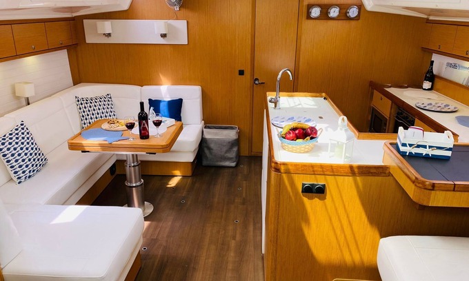 Selvacava Boat Rental | Miles - sailboat 17 meters Boat & Breakfast