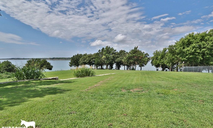 Milford House | Milford Lakeview Getaway