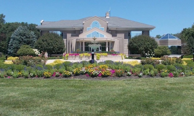 Winamac Bed & Breakfast | Mill Creek Gardens