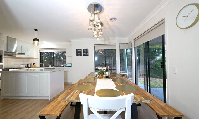 Mill Park House | Mill Park 6BRM Spacious double story House