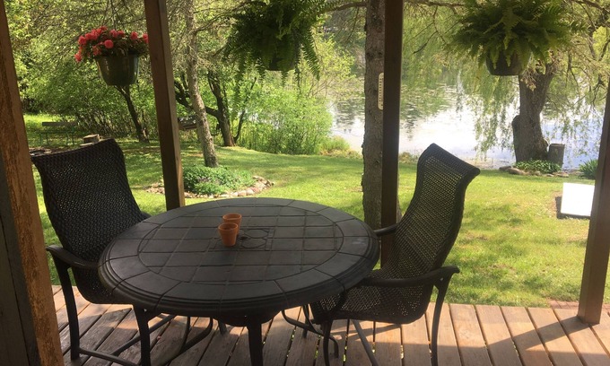 Luther Cottage | Mill pond hideaway