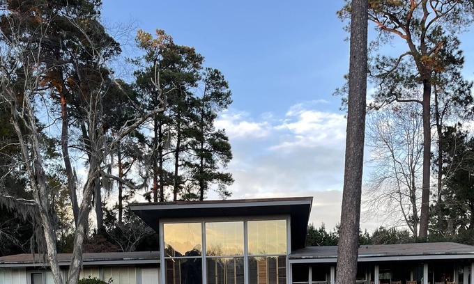 Whiteville House | Mill Pond Retreat- unique stay for up to 20 guests