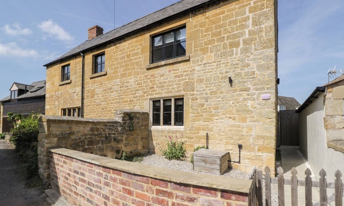 Chipping Campden Cottage | MILLBANK COTTAGE, family friendly in Mickleton, Gloucestershire