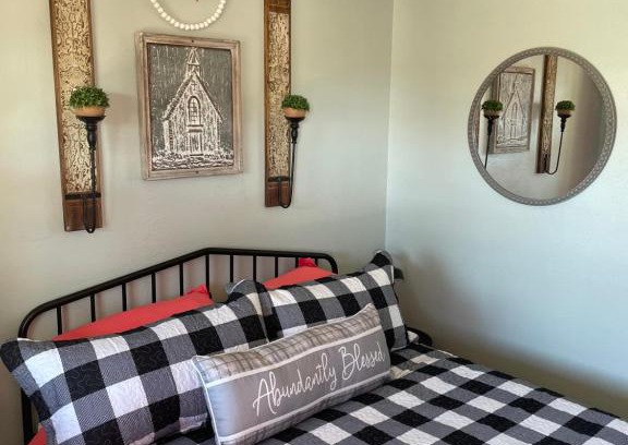 Fall River Mills Hotel | Millz Manor