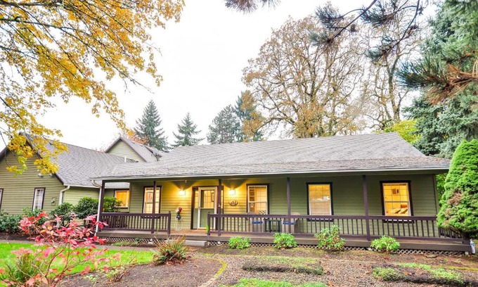 Oak Grove House | Milwaukie Home with Covered Porch Dogs Welcome!