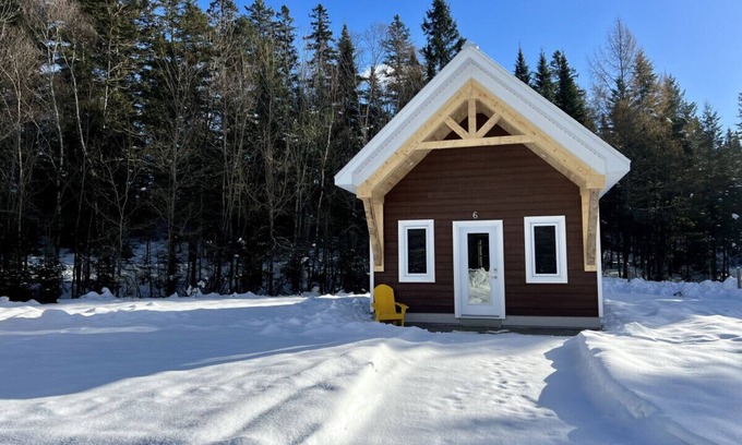 Saint-Gabriel-de-Valcartier Ski Chalet | Mini cottage # 6 by the river banks
