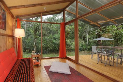 Mindo House | Mindo Eco Suite con Rio y Cascada