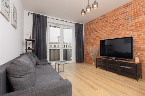 Lodz Apartment | Minimalist Apartment in Łódź With Parking Near Łódź Kaliska by Noclegi Renters