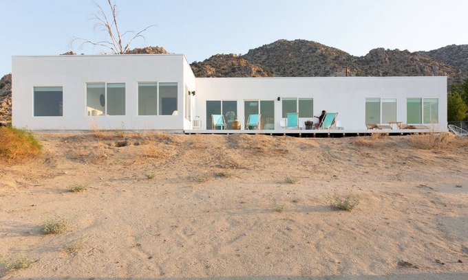 Joshua Tree Highlands House | Minimalist desert retreat