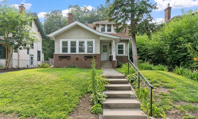 Lynnhurst House | MINNeSTAY* Lyncreek Landing